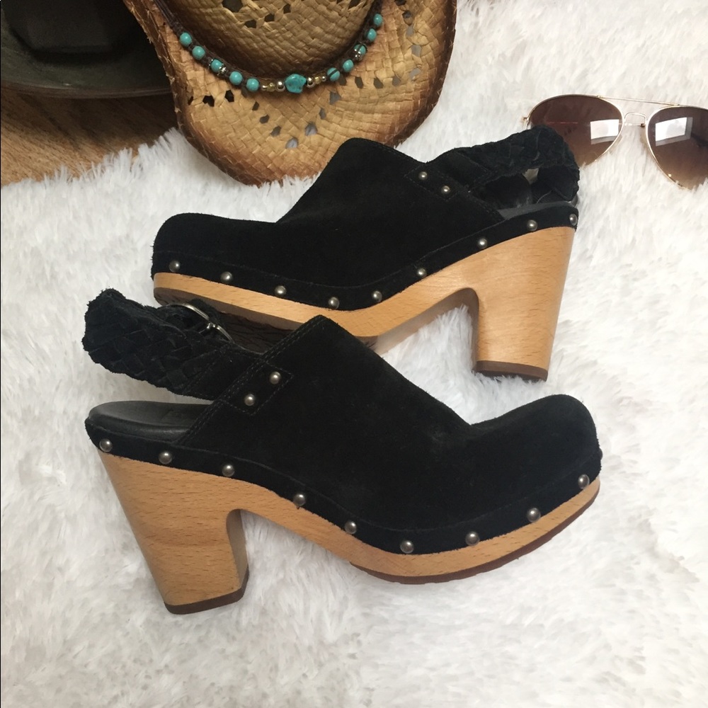 UGG Dafani sling back suede wooden clogs. Sz 7